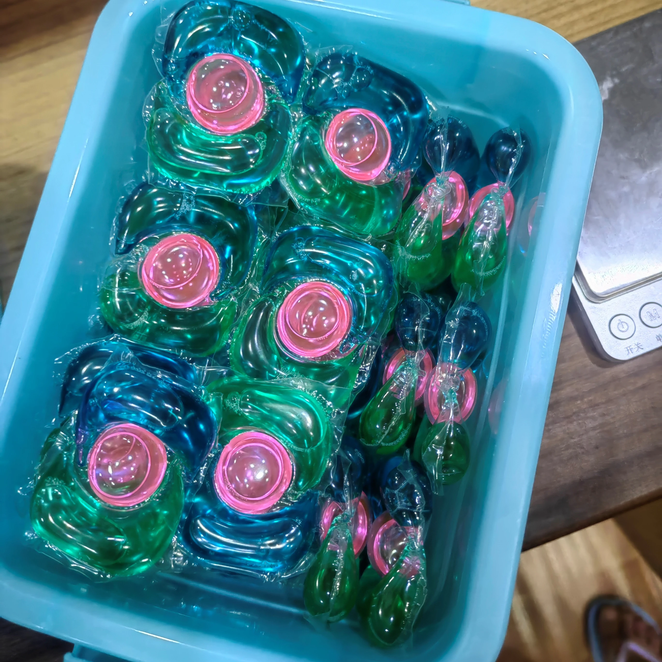 OEM ODM laundry detergent soap beads washing pods capsule manufacturer, HE 3 in 1 tough stain removal laundry gel ball pacs