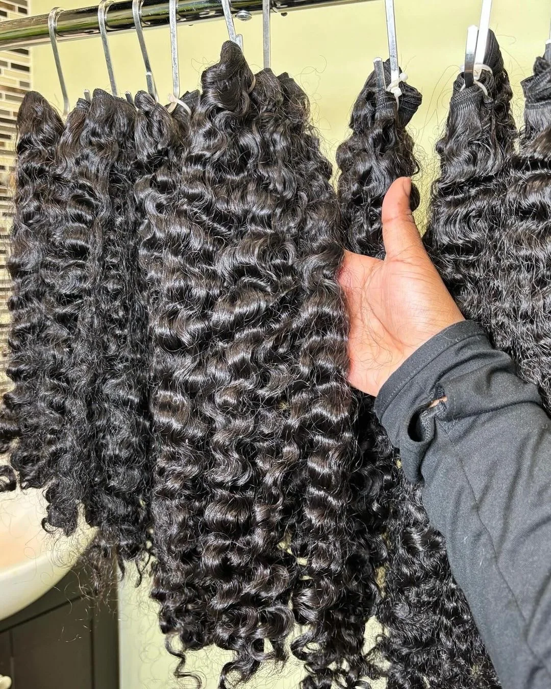 High Quality Raw Hair Indian Curly Bundles Natural Color Ocean Wave Styles Cambodian Human Hair For Women