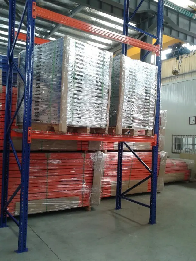 Wire decking for storage