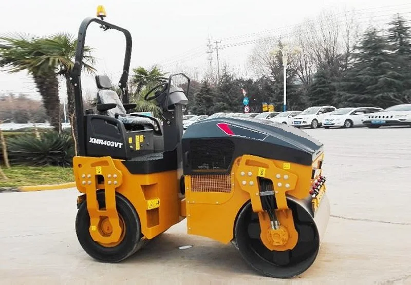 Used 4 tons XMR40 mini road roller made in China for country road construction sold in Vietnam