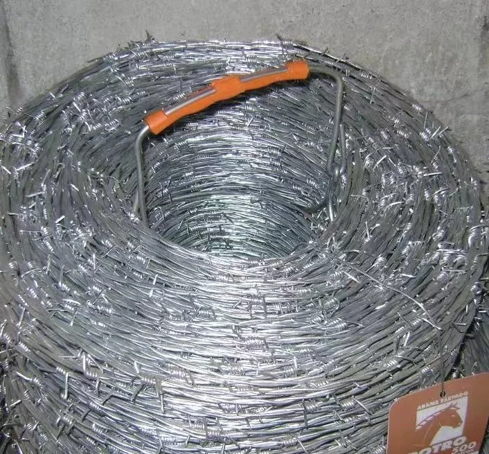 2024 hot sales barbed wire mesh roll 1.8 mm x 400 m length with T post and cowboy wire accessories easy in stall