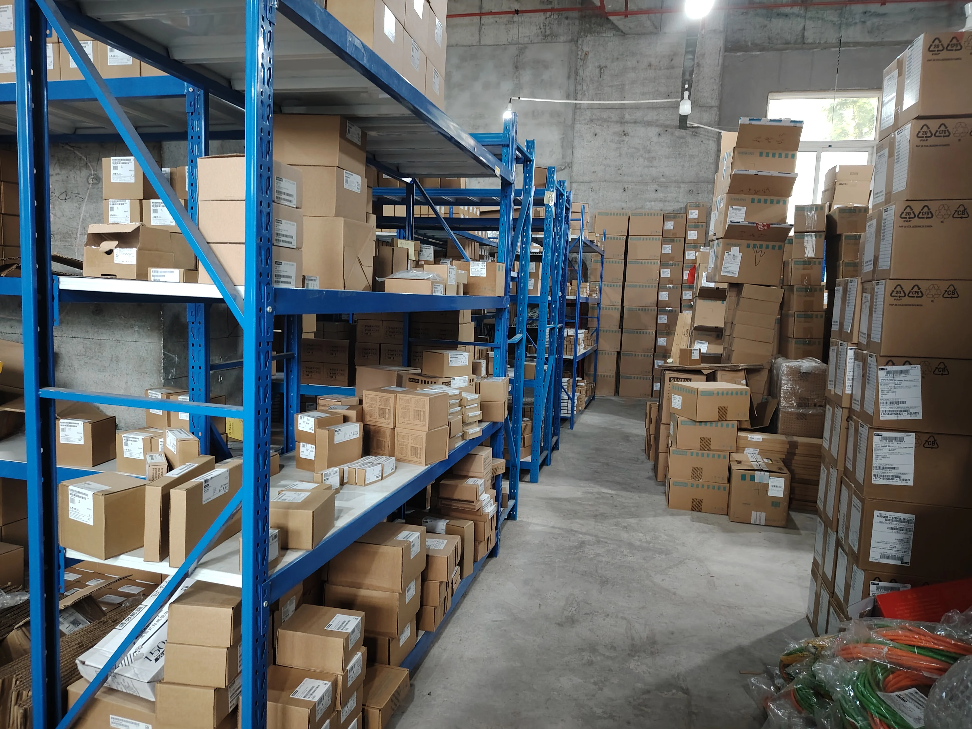 New Original SIEMENS SINAMICS Frequency Converter 6SL3210-5BE13-7UV0 6SL3210-5BE15-5UV0