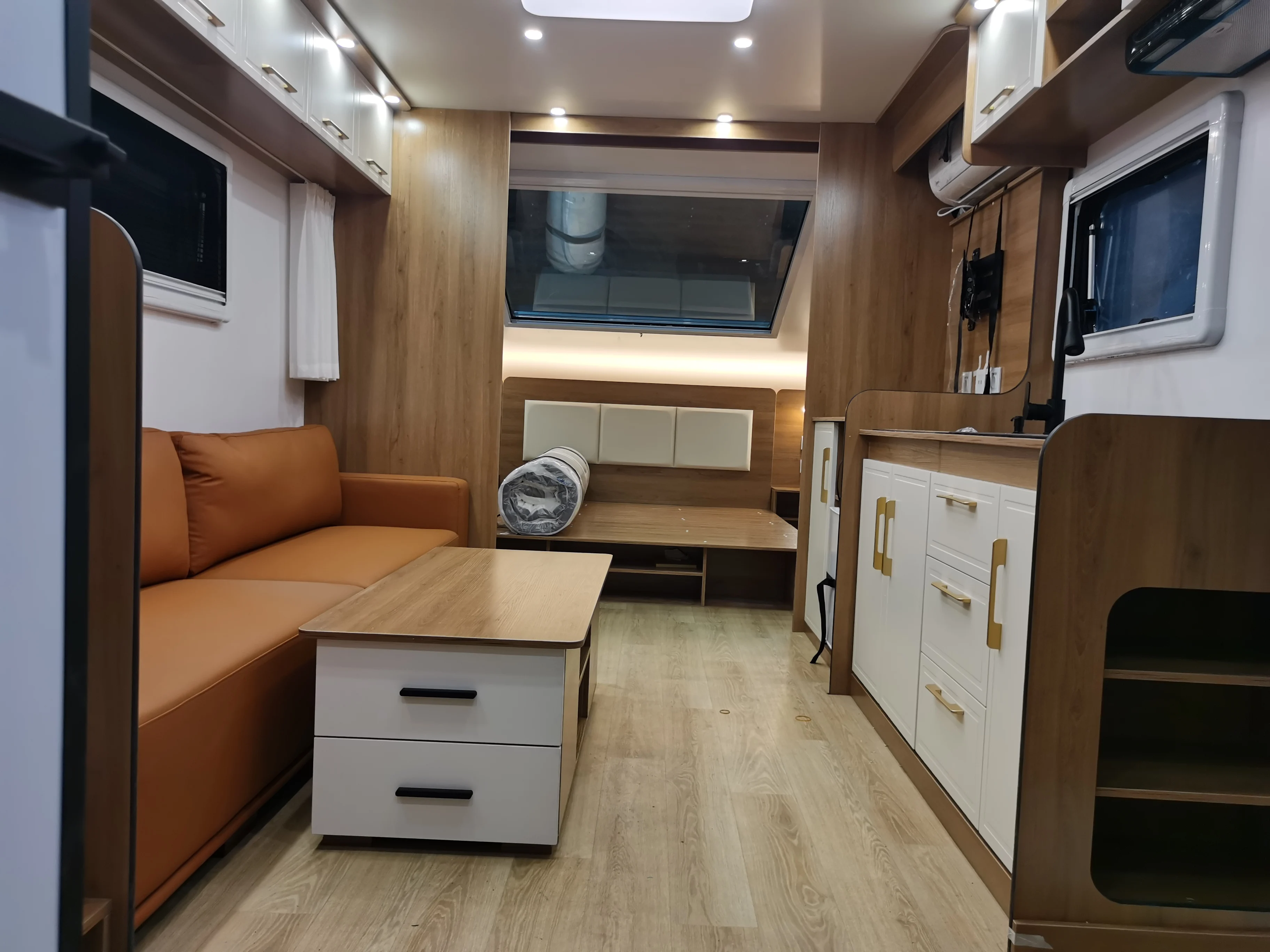 Modern Design Nice Quality Luxury Large Travel Trailer Rv Camper   Trailer caravan