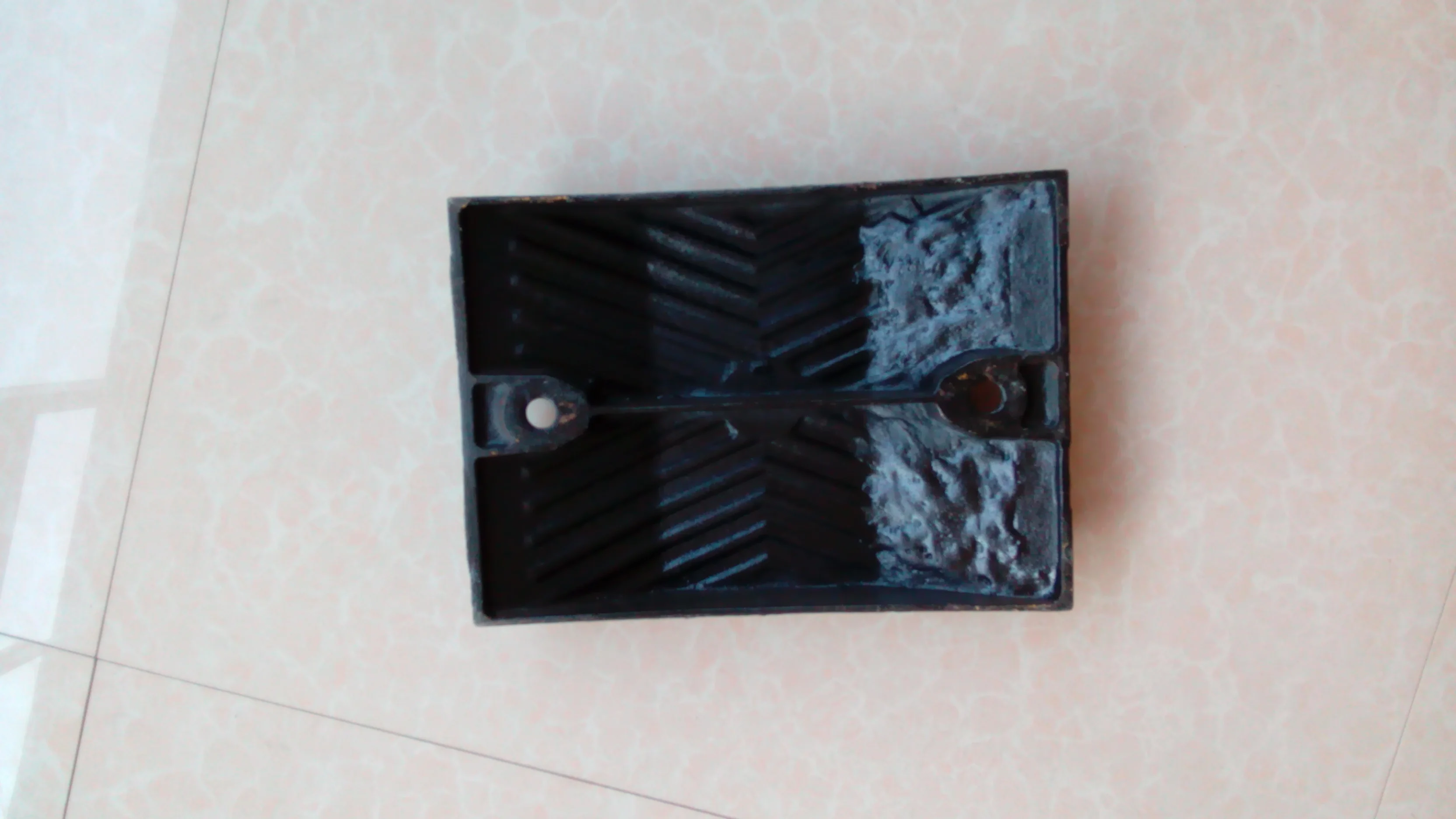 250*350*50mm Safety Driveway Road Trapezoidal cast steel speed bump