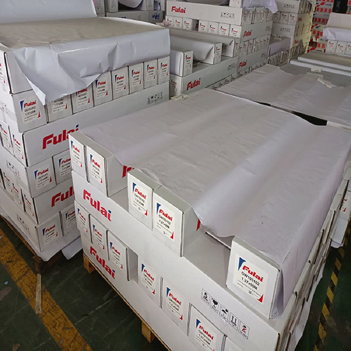 Fulai Wholesale Stocklot Clear PVC Self Adhesive Vinyl Matte and Glossy Surface Removable Glue for Various Applications