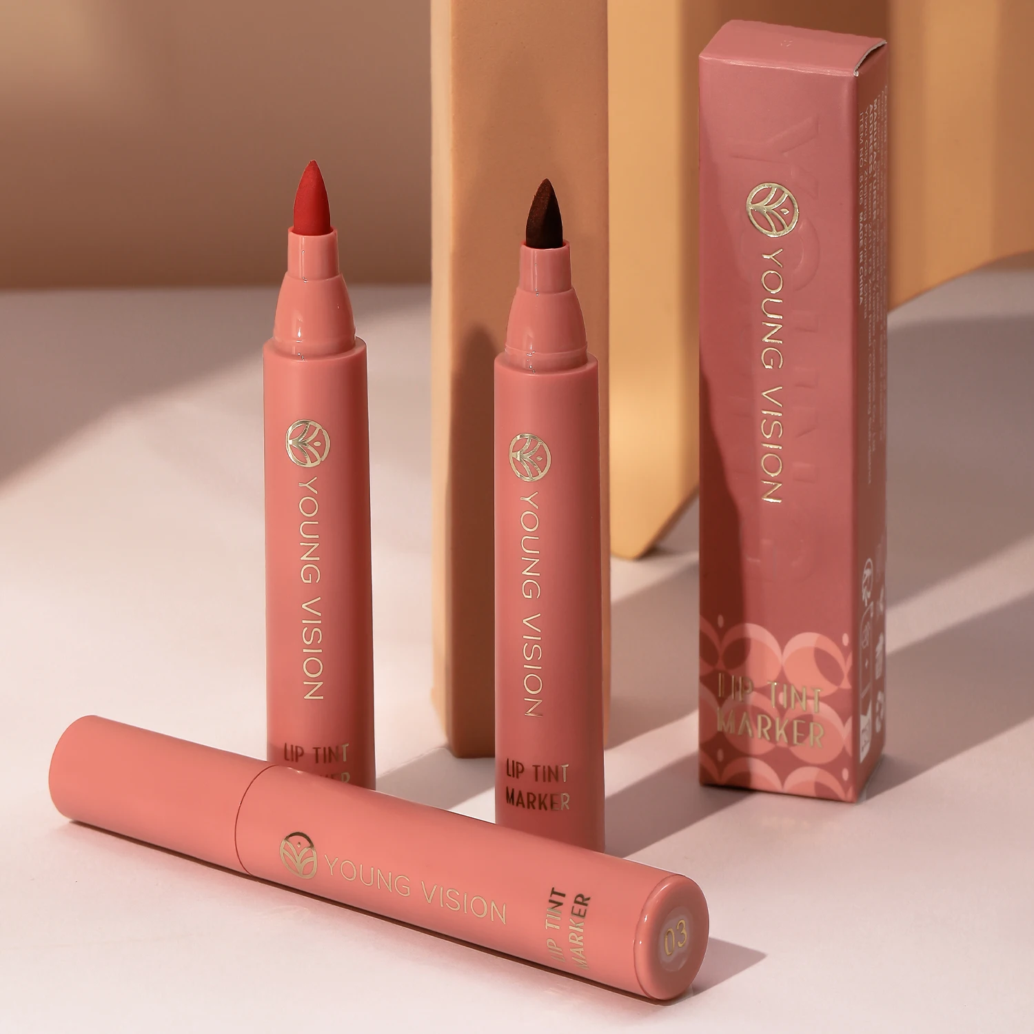 Wholesale Moisturising Matte Lip Gloss Makeup Kit for Women Waterproof Smooth Lip Liner Pencil Paste
