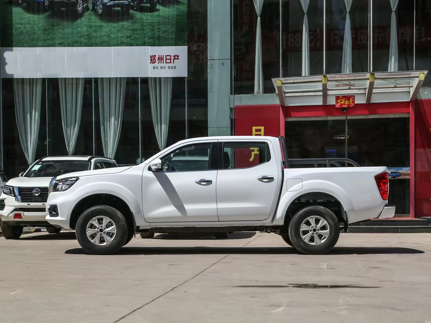 Hot selling 2024 2023 China New Gasoline Pickup Zhengzhou Nissan Rich 6 2WD Manual 2.4L Standard Version  New Car For Export