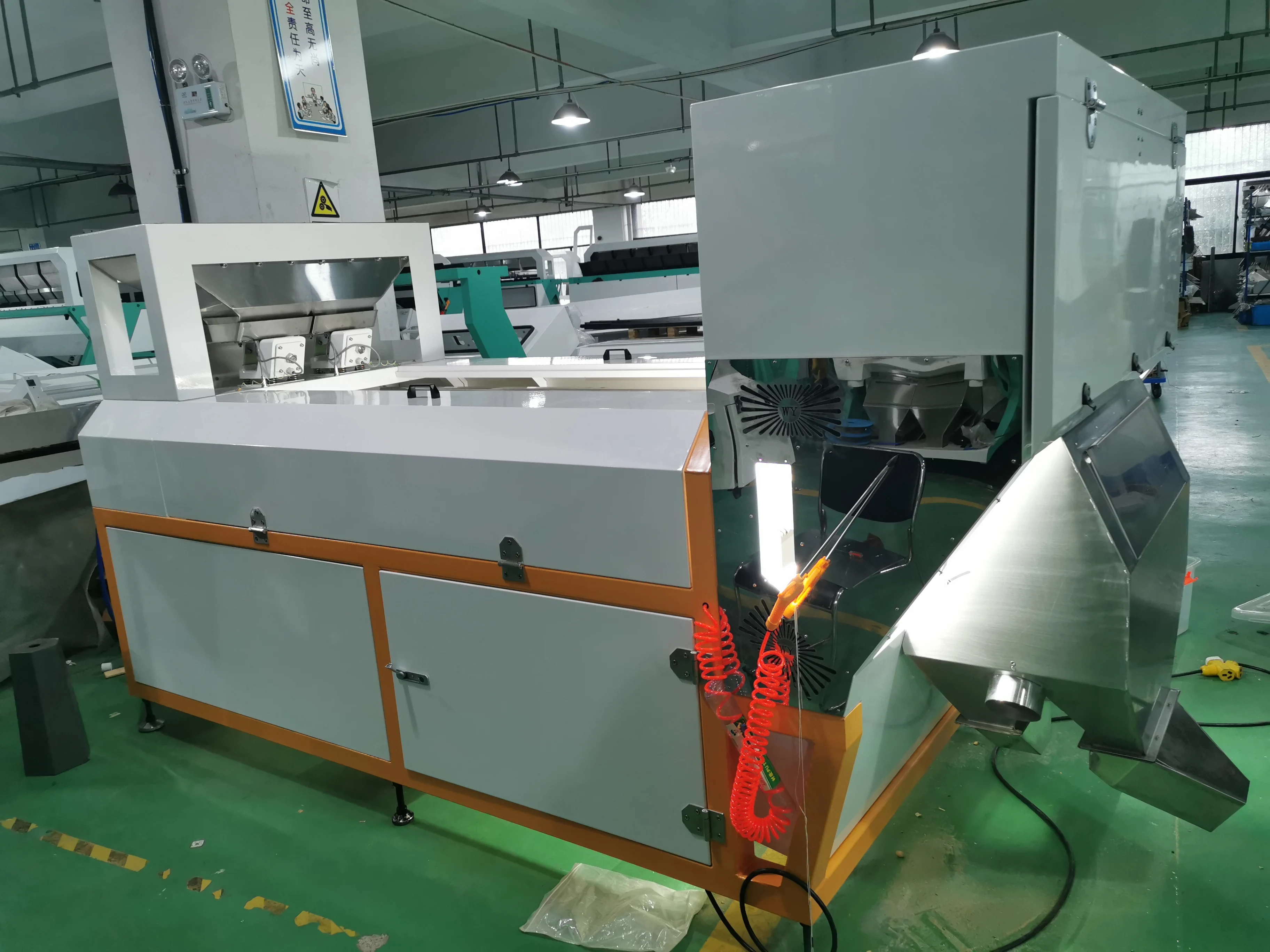 Belt Type WYB2 Cobblestone Color Sorting Machine For Pebbles Color Sorter And Cleaning Line With WIFI Remote System