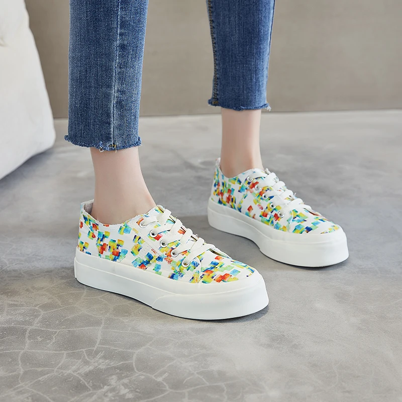 Factory hot sale new white ladies canvas shoes men women casual low top custom canvas shoes for new style