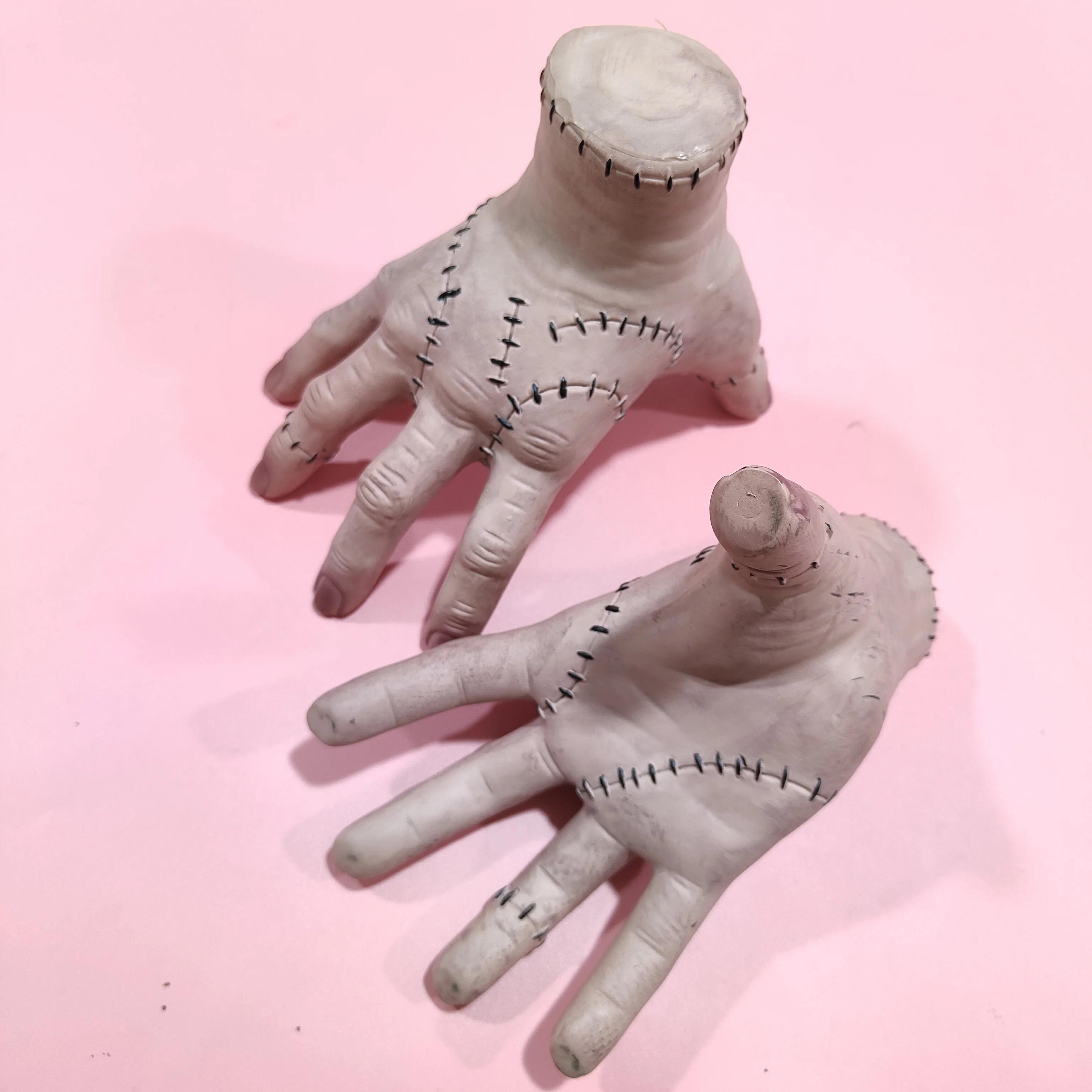 Thing Hand Wednesday Addams Family Hand Toys Hand-Held Model Cosplay Halloween Christmas Birthday Gift