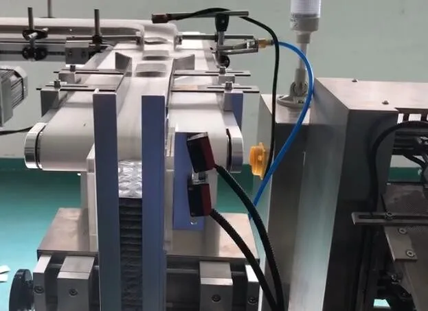 Carton sealing packing machine Wrap around case packer