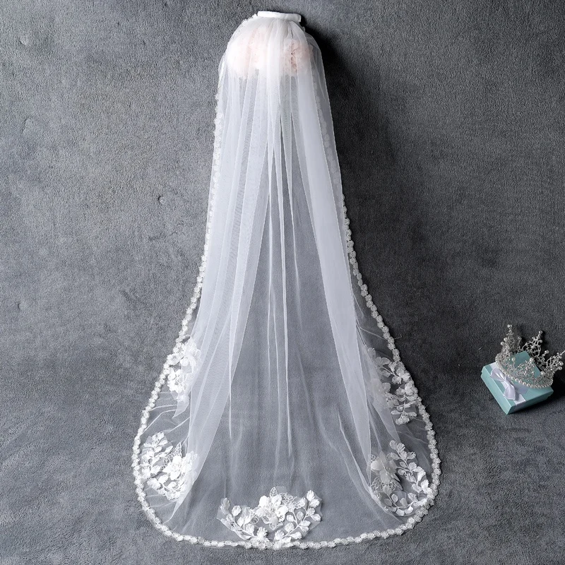 Feishiluo  OEM Elegant Ladies Wholesale Bride Veil Short One layer lace Edge wedding Veil  with comb