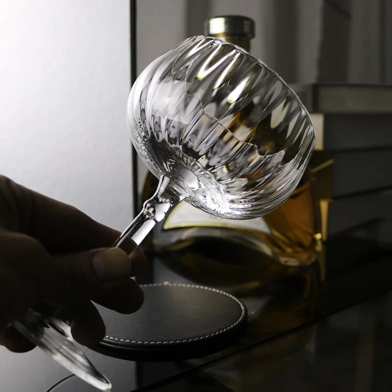 Factory Price fashion vertical stripes ribbed cocktail martini glass dessert cup wine glasses crystal shallow champagne glass
