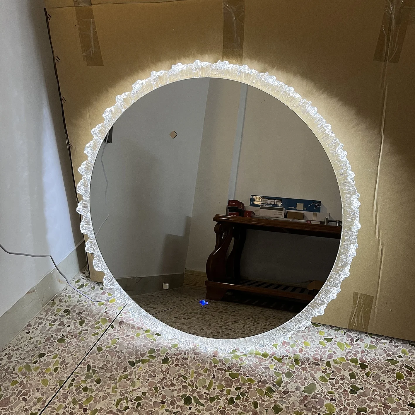 Delicate LED Lights Bathroom Mirror diamond decor border smart mirror with Demister  hand scan senor switch mirror