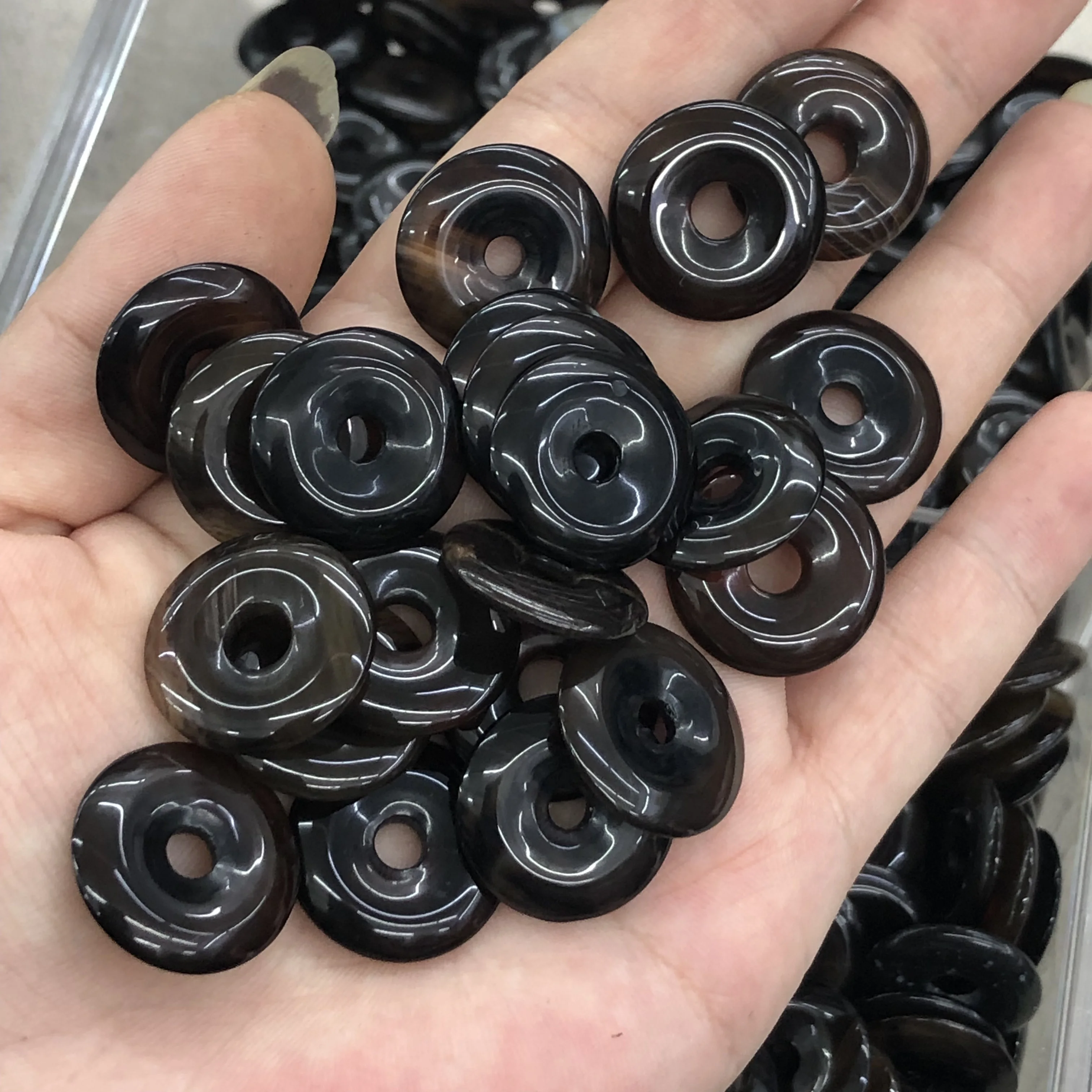 New natural stone crystal agate jade peace button 20mm doughnut nostalgia peace button pendant necklace accessories wholesale