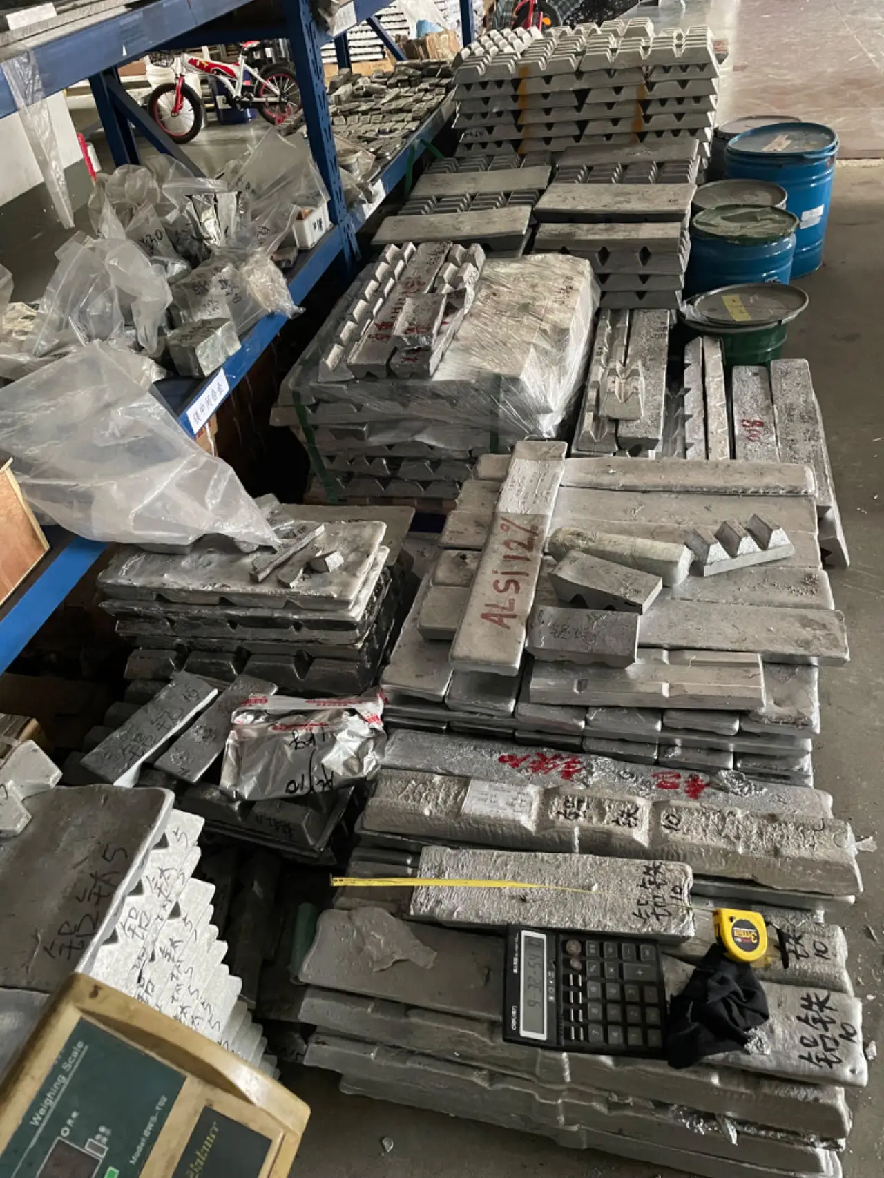 sells aluminum zirconium 5/aluminum titanium 5/aluminum boron 3/aluminum niobium 10 aluminum master alloy ingot