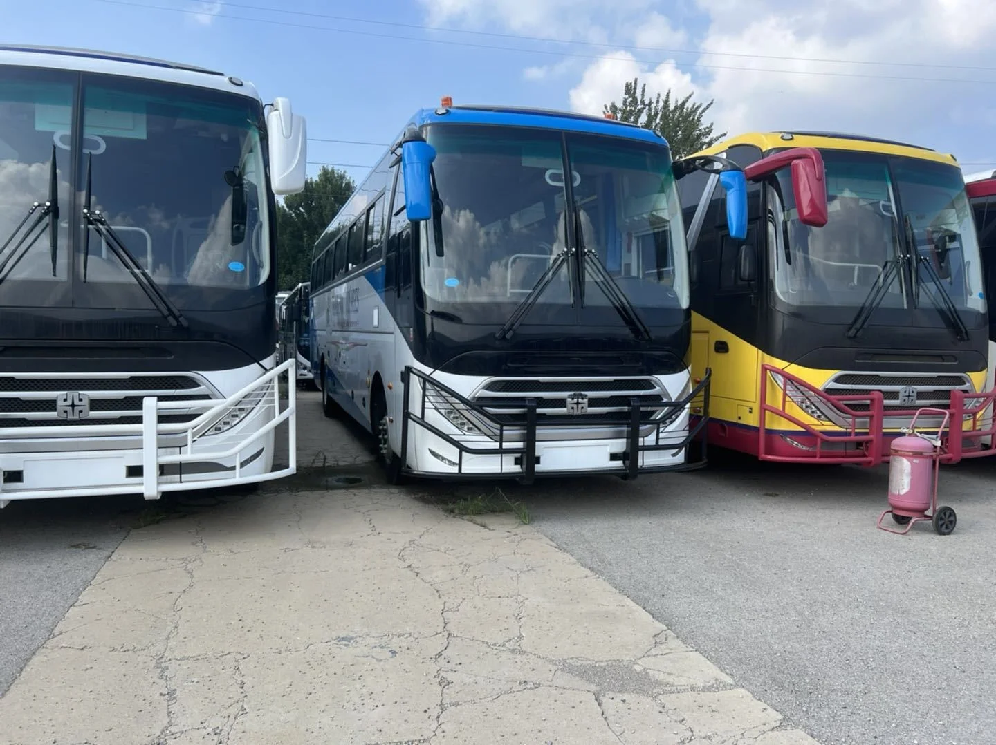 New 35 Seater Diesel Coach Bus from China Manual Transmission Euro 4 Emission Standard for City Use