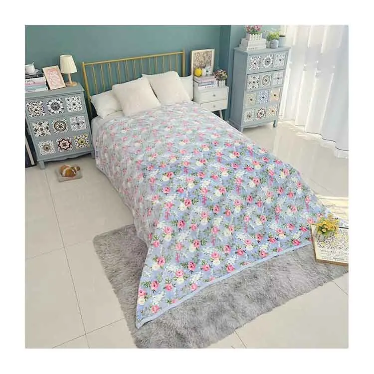 Оптовая продажа, роскошный 100 полиэстер, изготовленный на заказ, новый дизайн для зимы, супер мягкие фабричные фланелевые флисовые одеяла