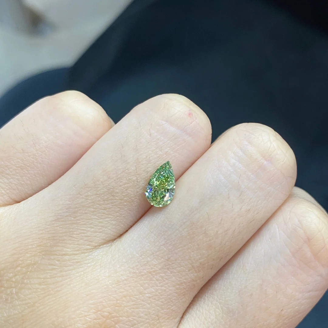 Pear Cut HPHT CVD Fancy Vivid Green Color Lab Created Diamonds 1.23CT VS1 Excellent Cut Lab Grown Diamonds with IGI Certificate