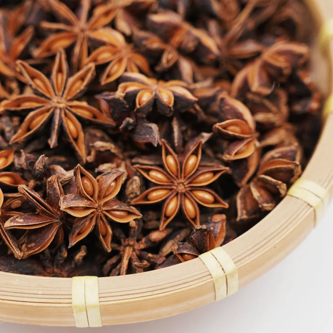 Guangxi Yulin City of Chinese medicinal herbs and spices factory wholesale, star anise cooking with spring star anise dry