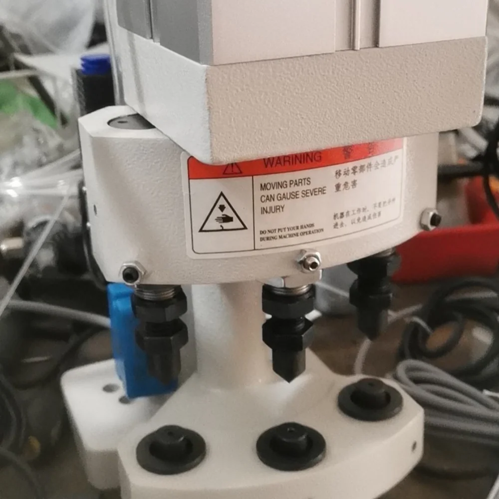 Automatic Pneumatic Computerized  three-head servo motor  machine  electric  eyelet snap  button attaching punching machine