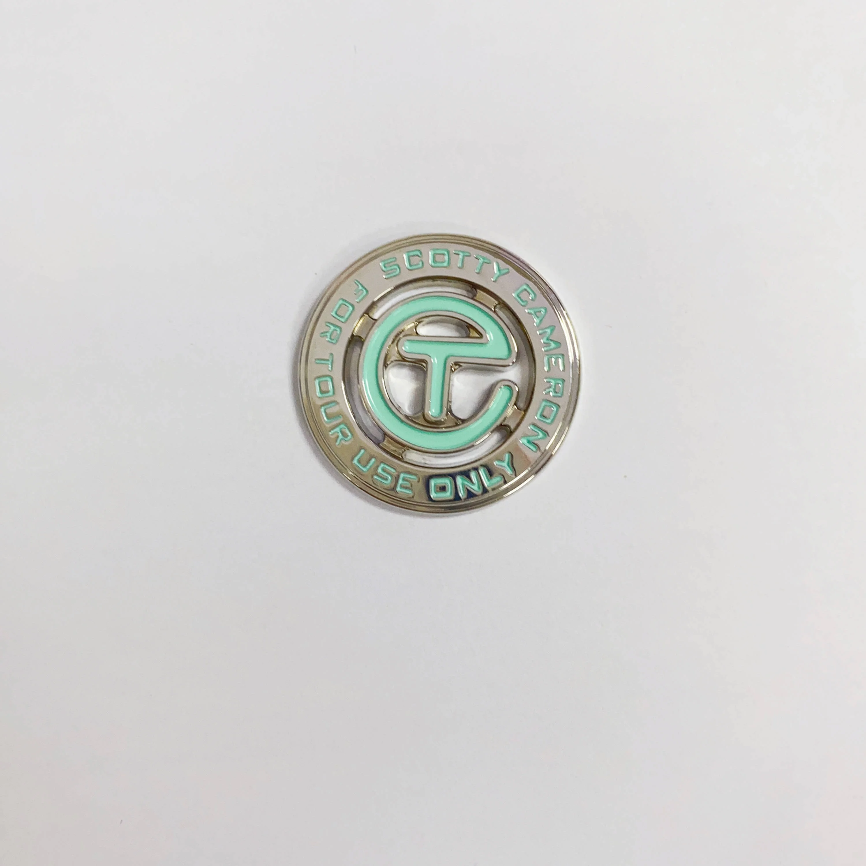 Hot Selling Wholesale Custom Logo Die Cast Metal Golf Ball Markers For Golf Course