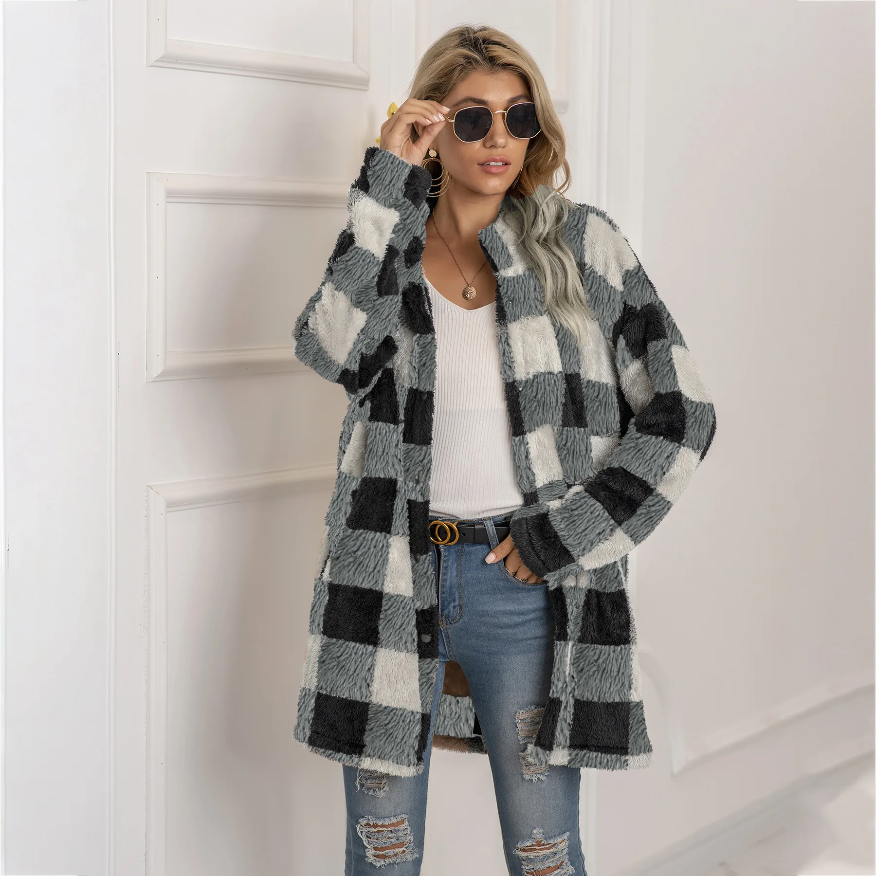 
2021 new Color blocking plaid fluffy long sleeve cardigan jacket coat for women 