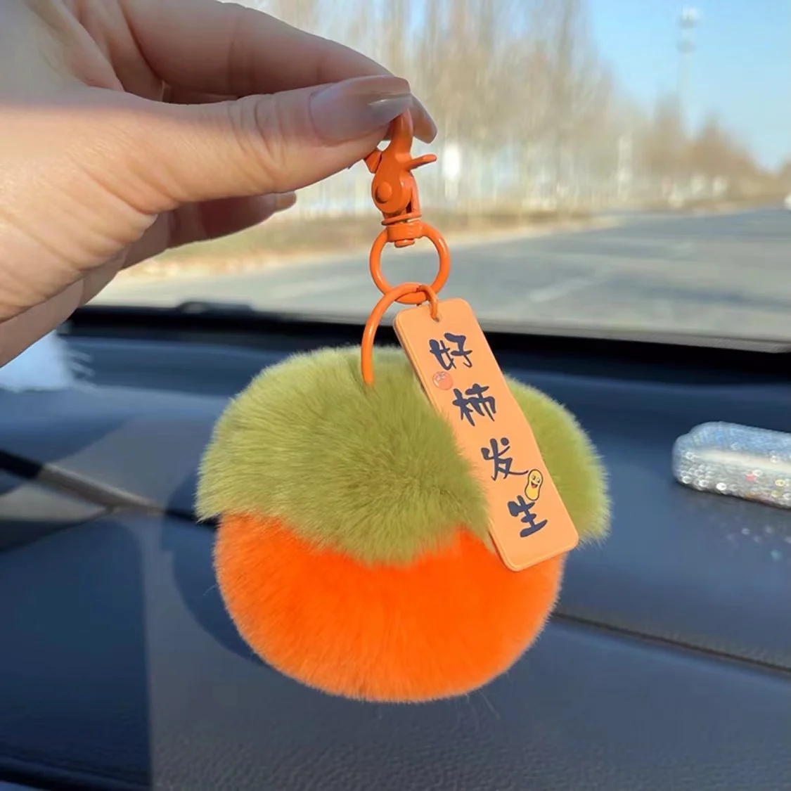 High-quality hot sale 8cm fur puff rabbit fur key holder fluffy furry fuzz custom  fur ball shape pom pom puff key chains