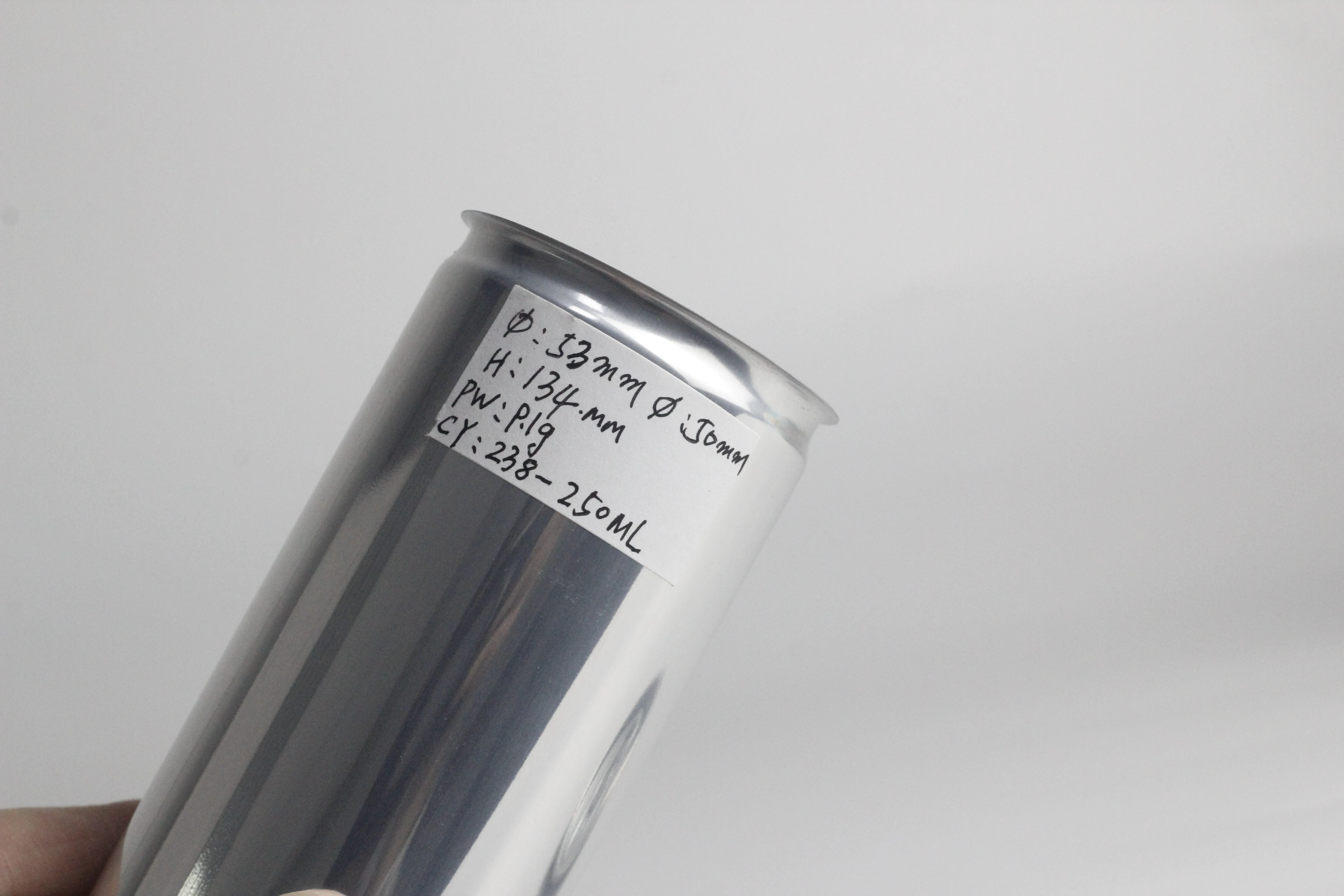 Высококачественные алюминиевые банки с крышками