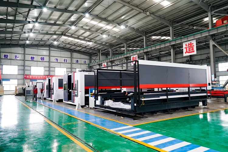 HGTECH Laser Engraver And Cutterlaser Tube 3000 Watt Lazer Machine Plate Fibre Laser Cutting Machine Cnc Machine For Cut Metal