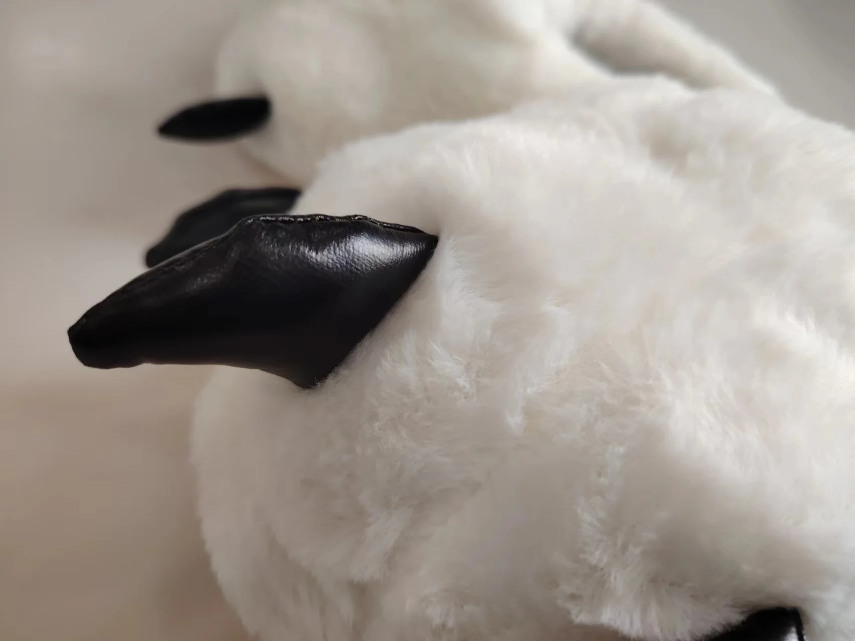 Wholesale custom design winter plush fur stuffed animal claw cotton men women home indoor slipper