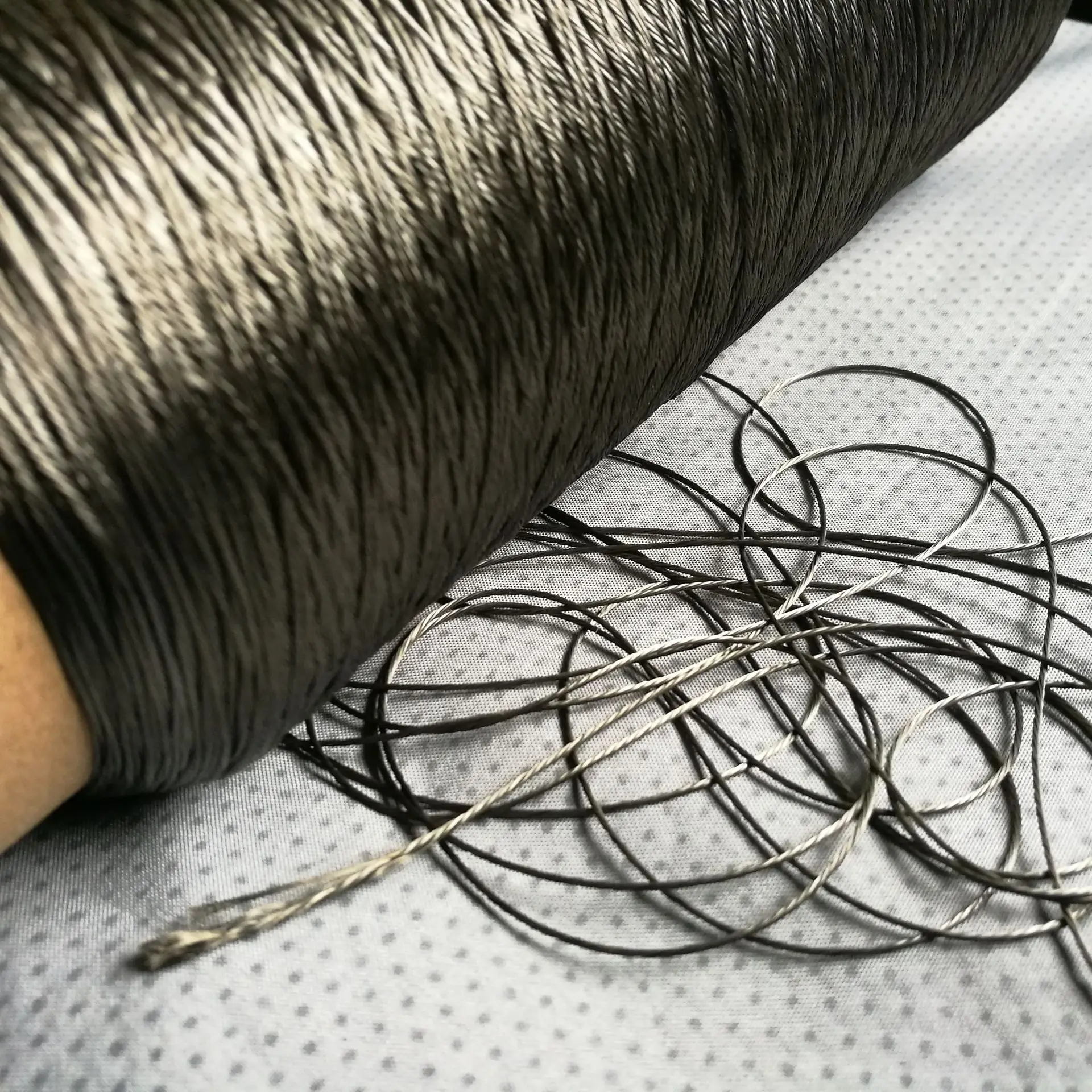 Pure Metal Yarn Metallized Thread Thermal Resistant Good Conductivity 100% Stainless Steel Spun Yarn 11S/2 For Weaving