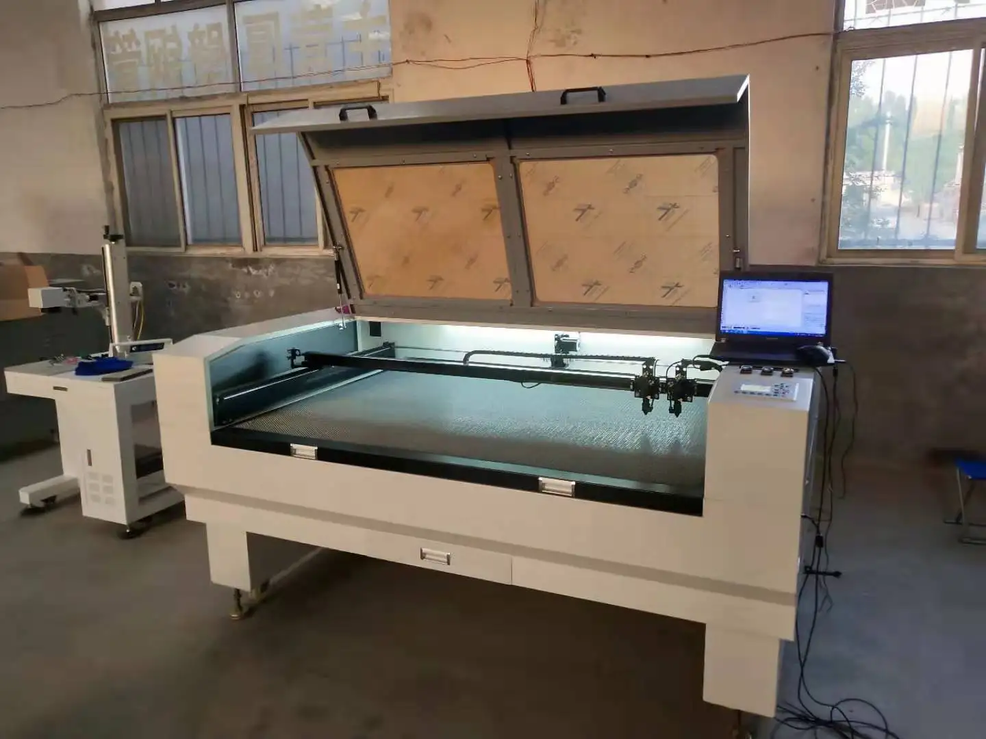 Fabric Laser cutting machine  1610