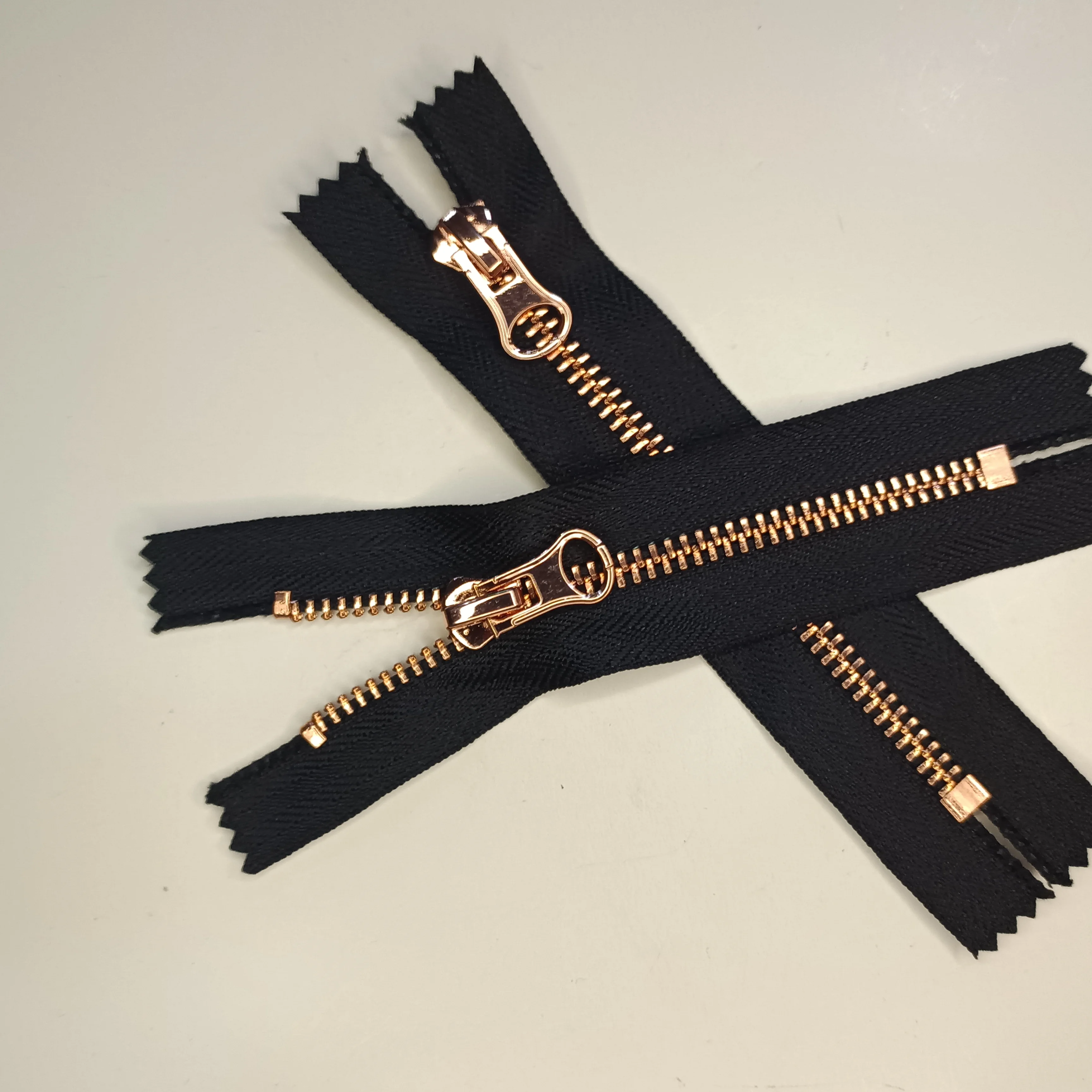 Environmentally friendly Metal No5 plating rose gold Y Teeth closed end zippers with sliders for shoes Clothing bags Lug