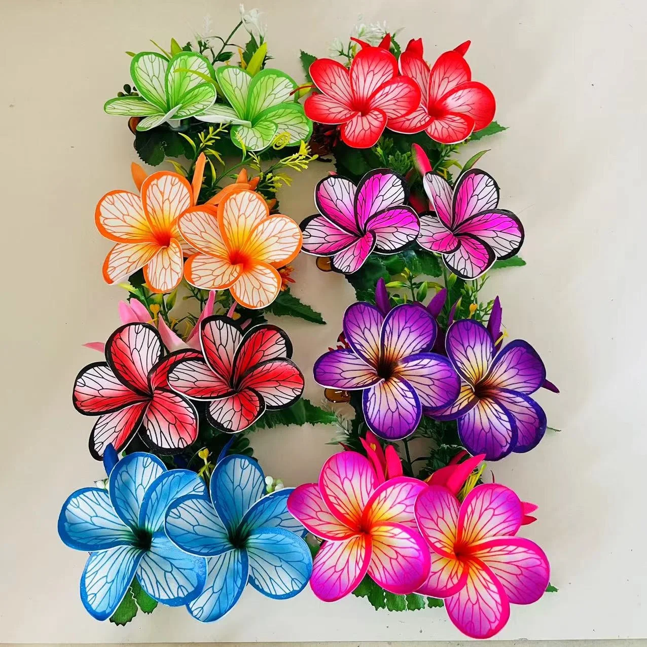 Заколка для волос из пенопласта