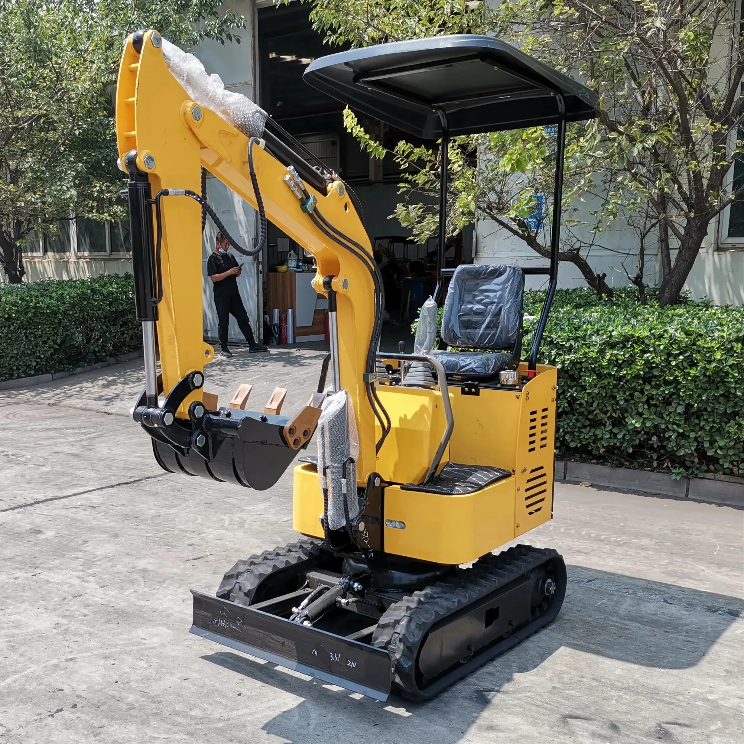 High China EPCN High Quality Rubber Tracks EPA engine 1000kg   1ton  1.2 ton Mini Excavator for agriculture/harvester