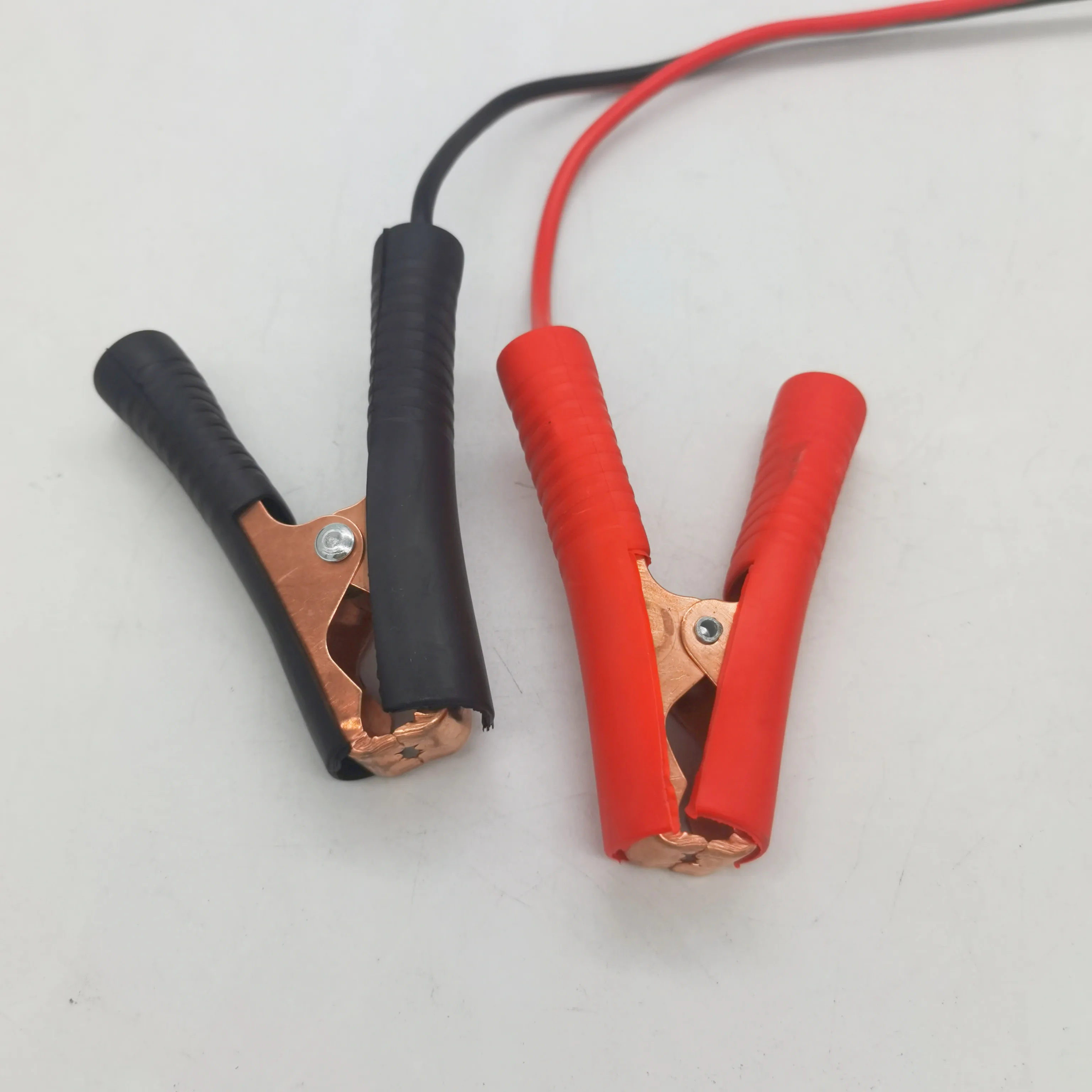 12V/ 24V Зарядное устройство переменного тока розетка с зажимом батареи 4.9FT/1 5 м 16 AWG батарея Clip-On и адаптер