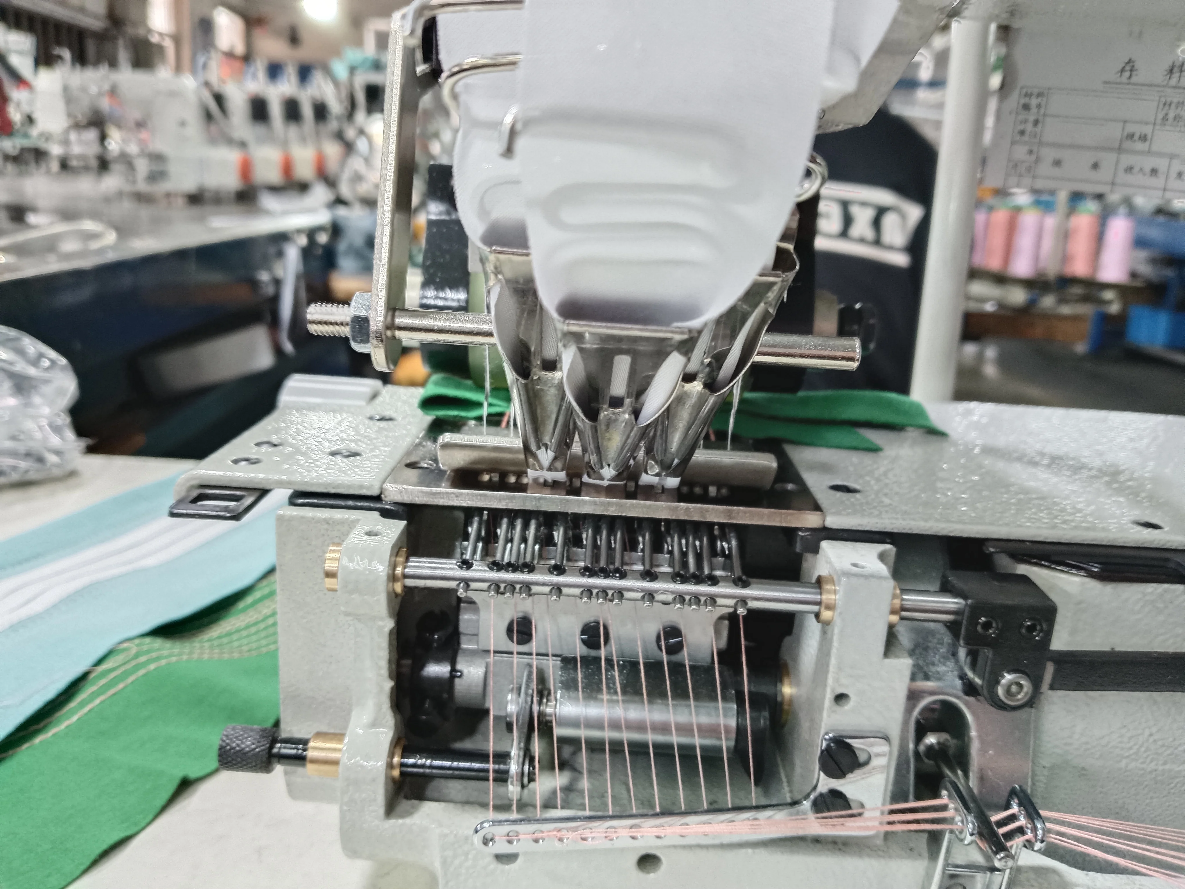 Лидер продаж 13-игольная многоигольная швейная машина серии ST 008 автоматическое устройство для крепления ленты одежды новый двигатель в комплекте