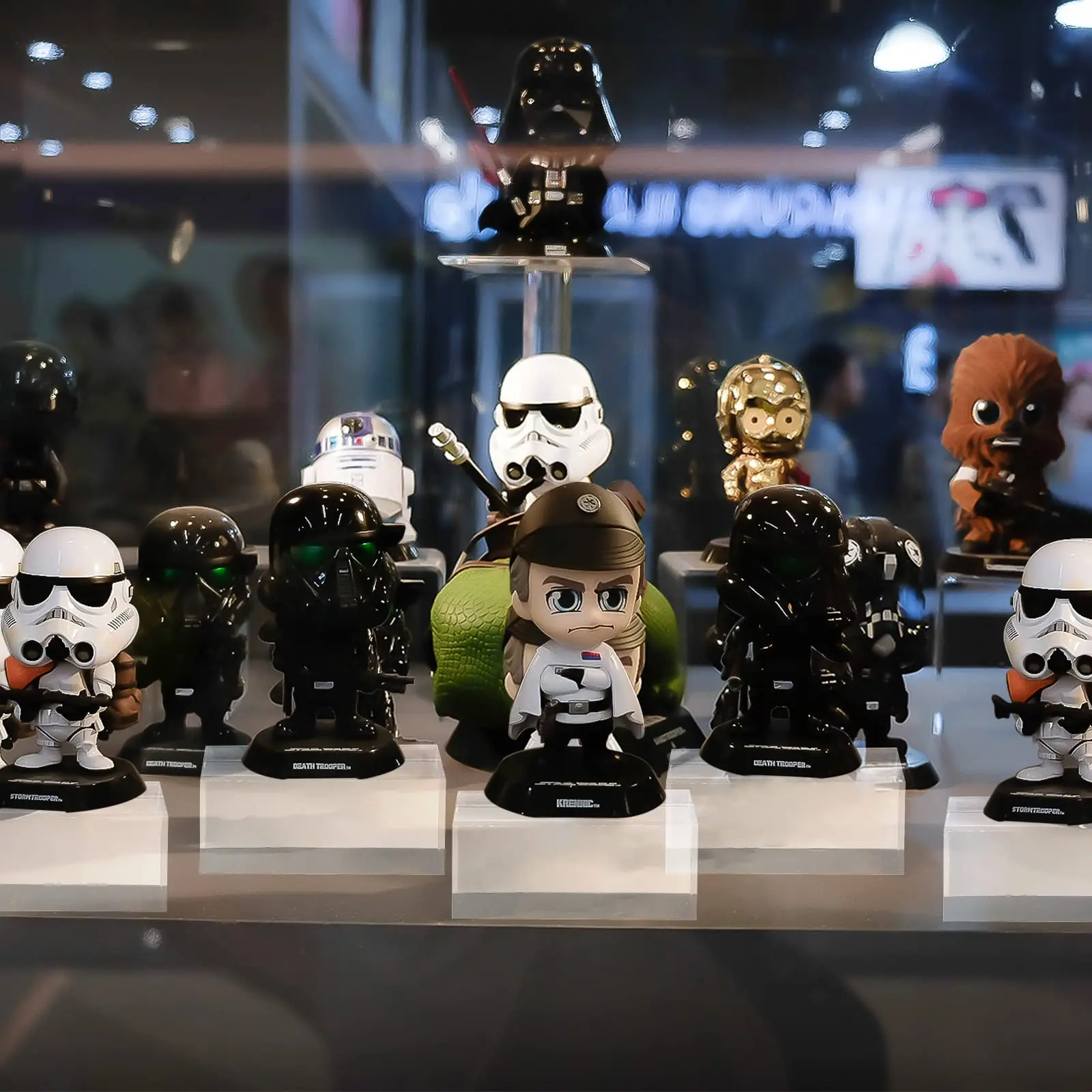 Wholesale 2x2x1 Inch Clear Square Display Block Polished Acrylic Cube Jewelry Display Holder Base Stands