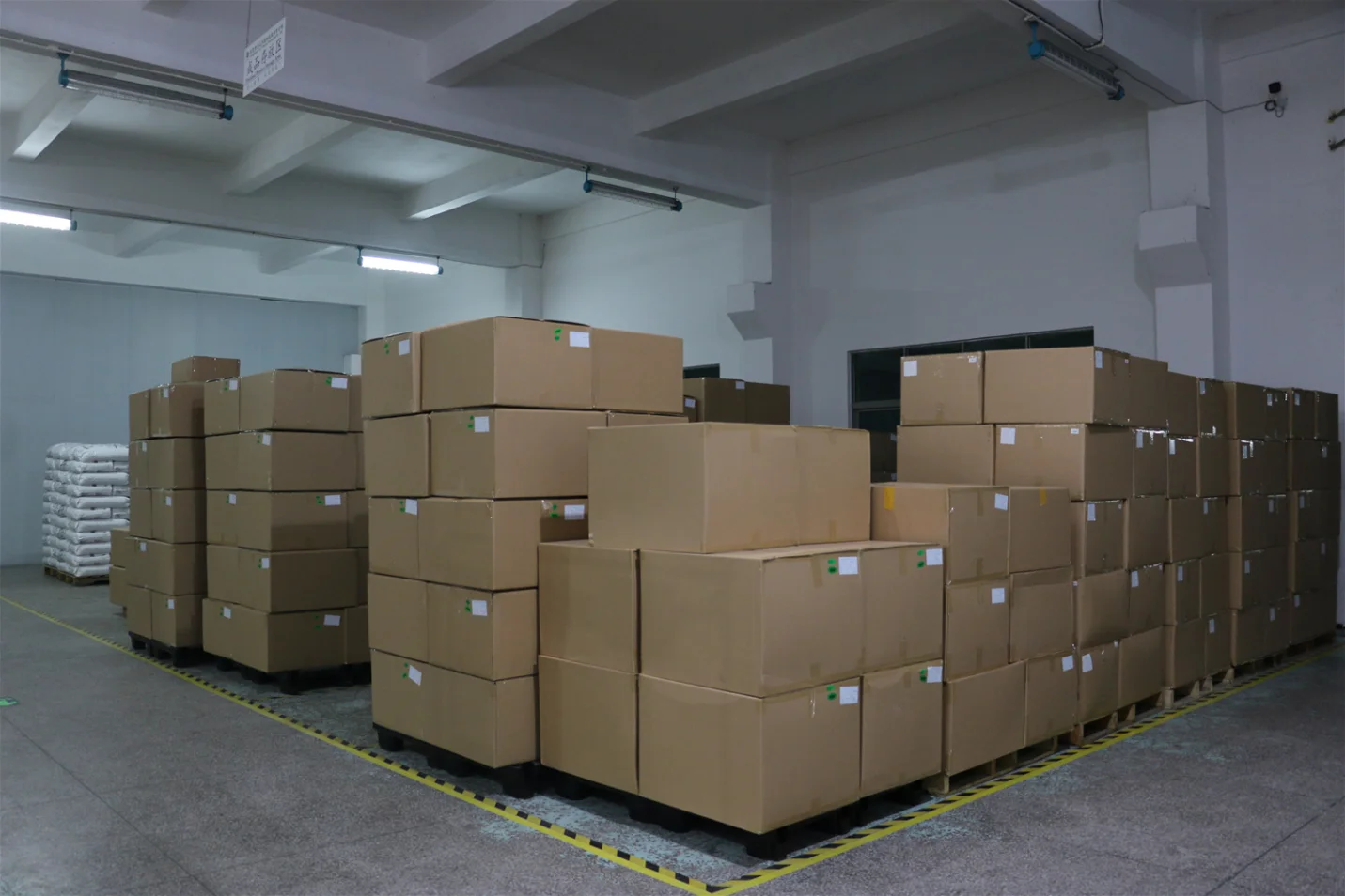 
Factory Price Custom Cosmetic Plastic Blister Packaging Tray High Quality PS Blister Packaging Insert Tray For Make-Up Products 