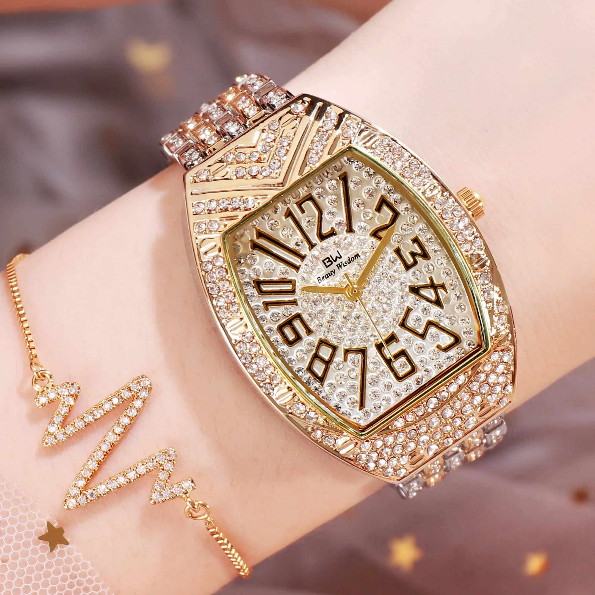 Конкурентоспособная цена красочные индивидуальные женские часы новая модель часов с ремешком и сапфировым