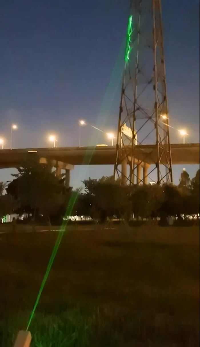 Automated Straigh Line Laser Bird Repellent with Dual Power Solar Auto Switch for Power Substation