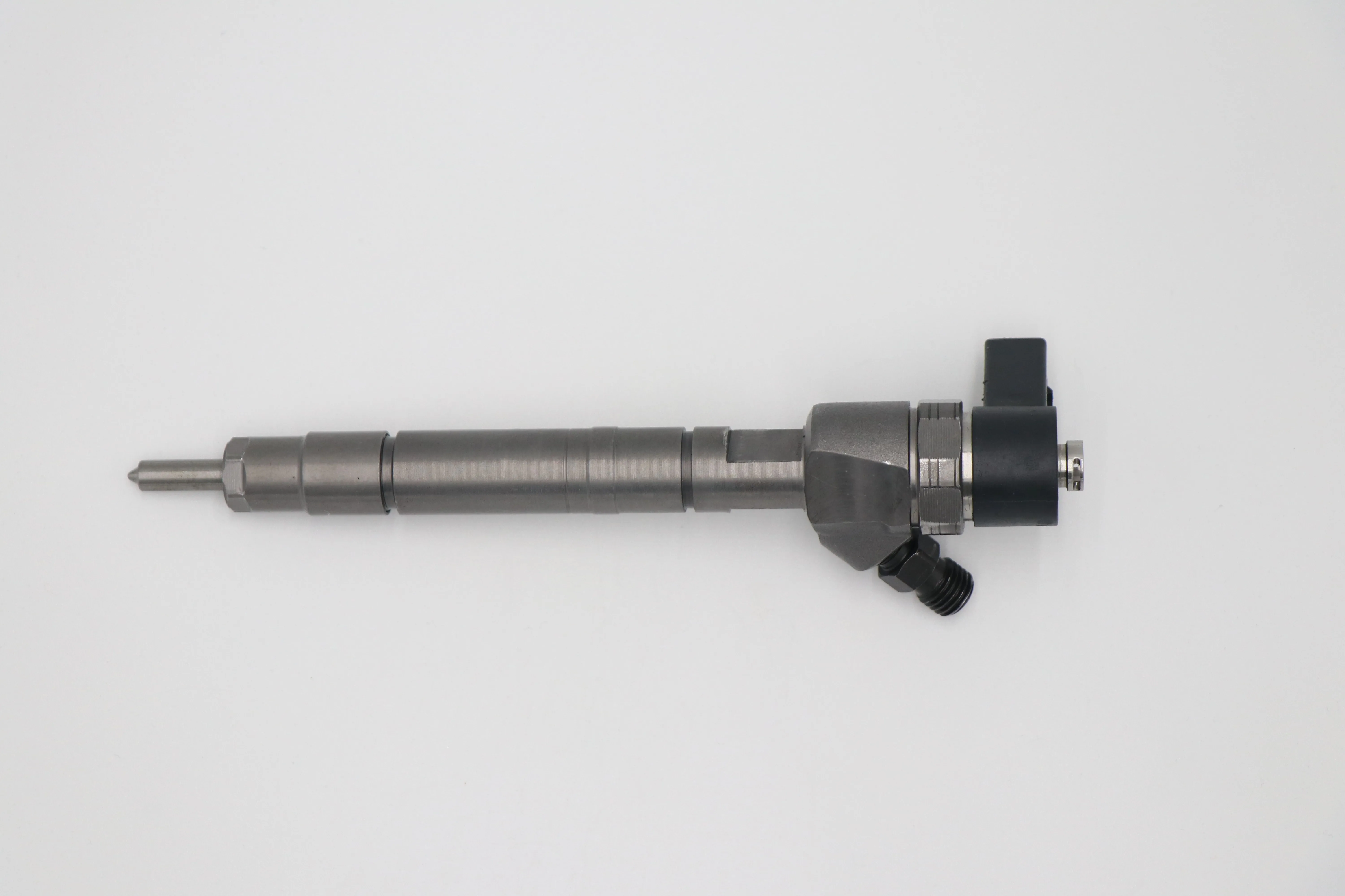 High quality common rail fuel injector for Bosch 0445 110