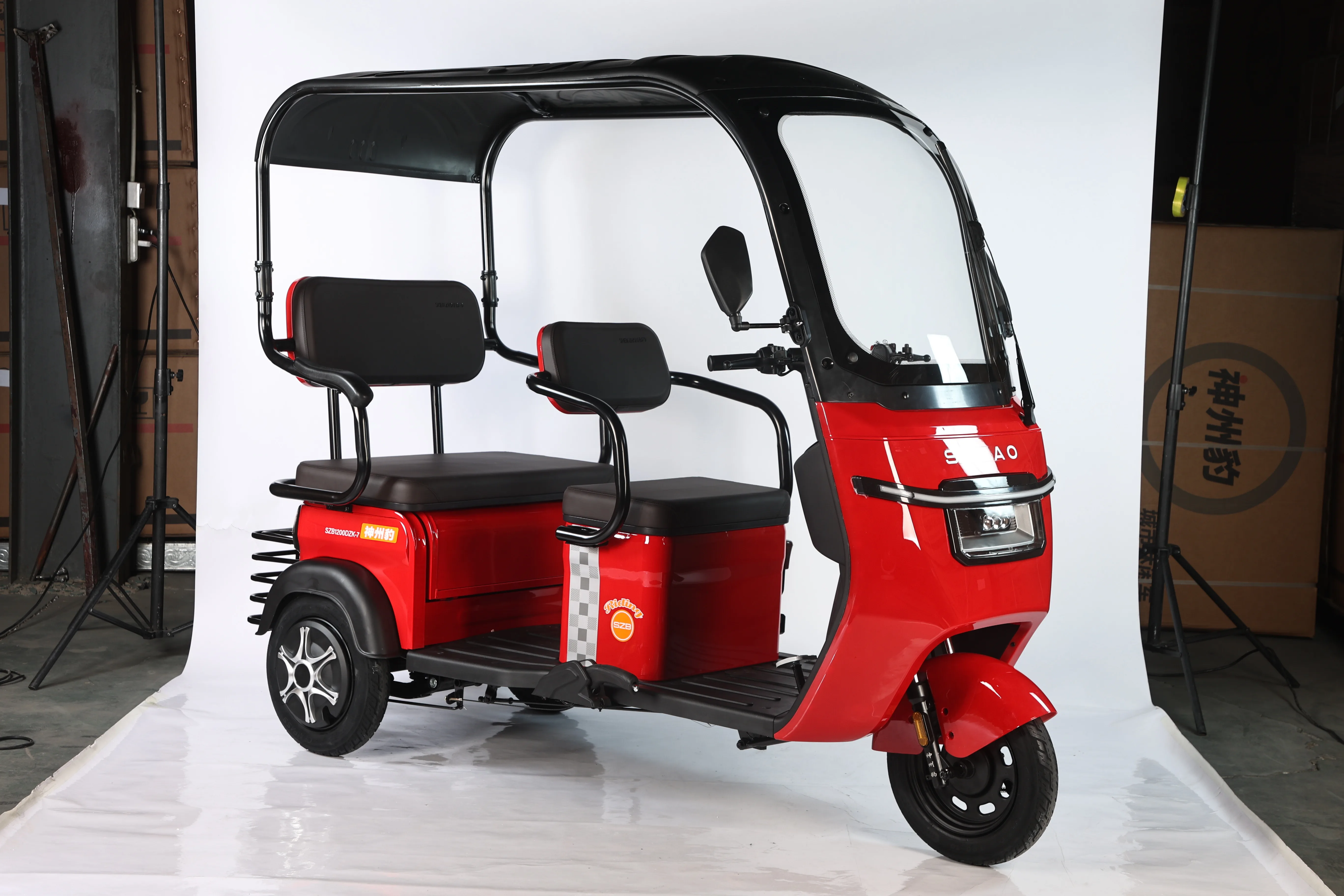 Wholesale Factory high power 850W 48V 12AH 20AH 32AH Electric Passenger Tricycles With Full Cover