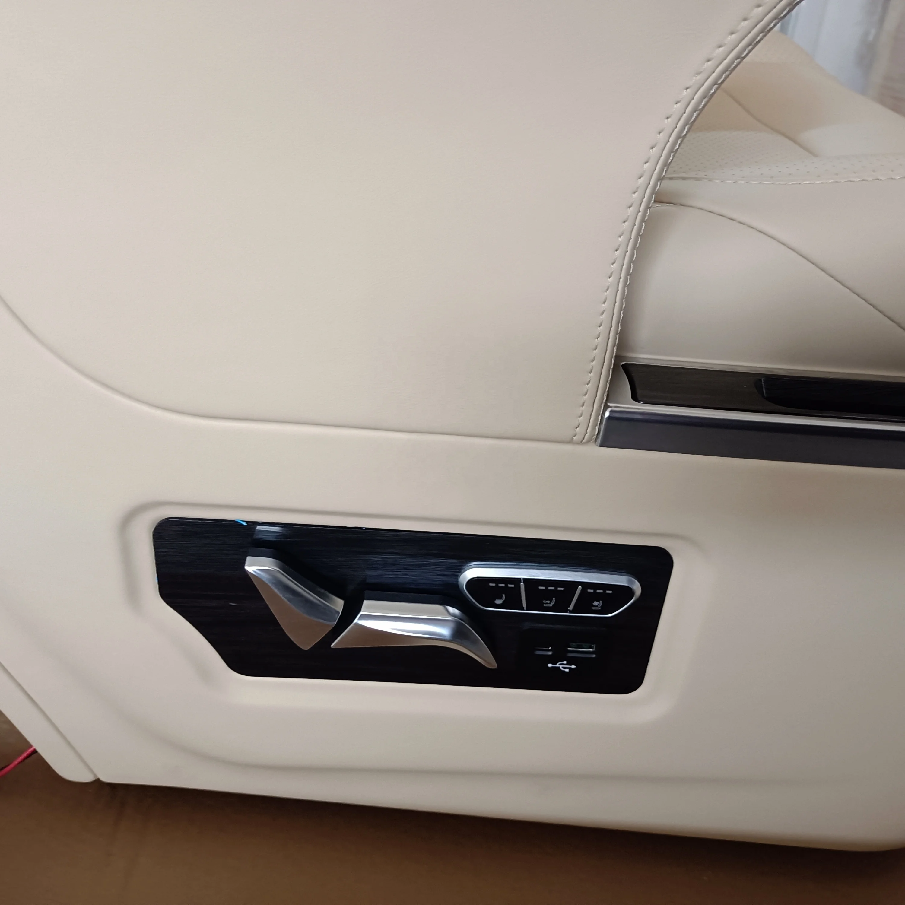 Factory hot sale Electric car seat for Luxury Gl8 Seats For Luxury Vip Van Car