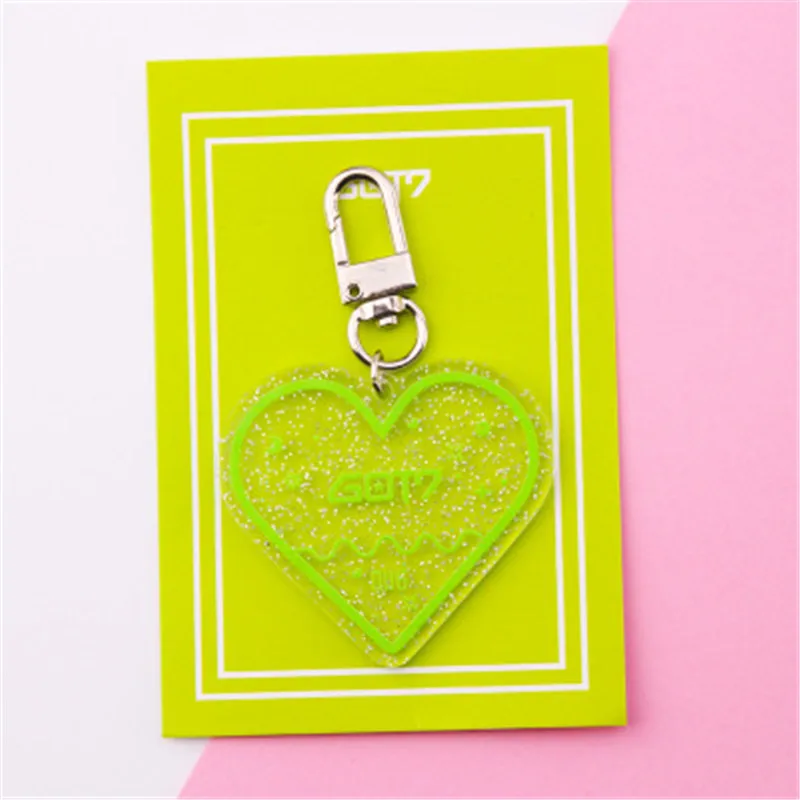 
Custom Kpop Acrylic Keychain Bangtan Boys Black Got7 Pink Glitter Transparent Heart Shape Keychain Lightstick Pendant Keyring 