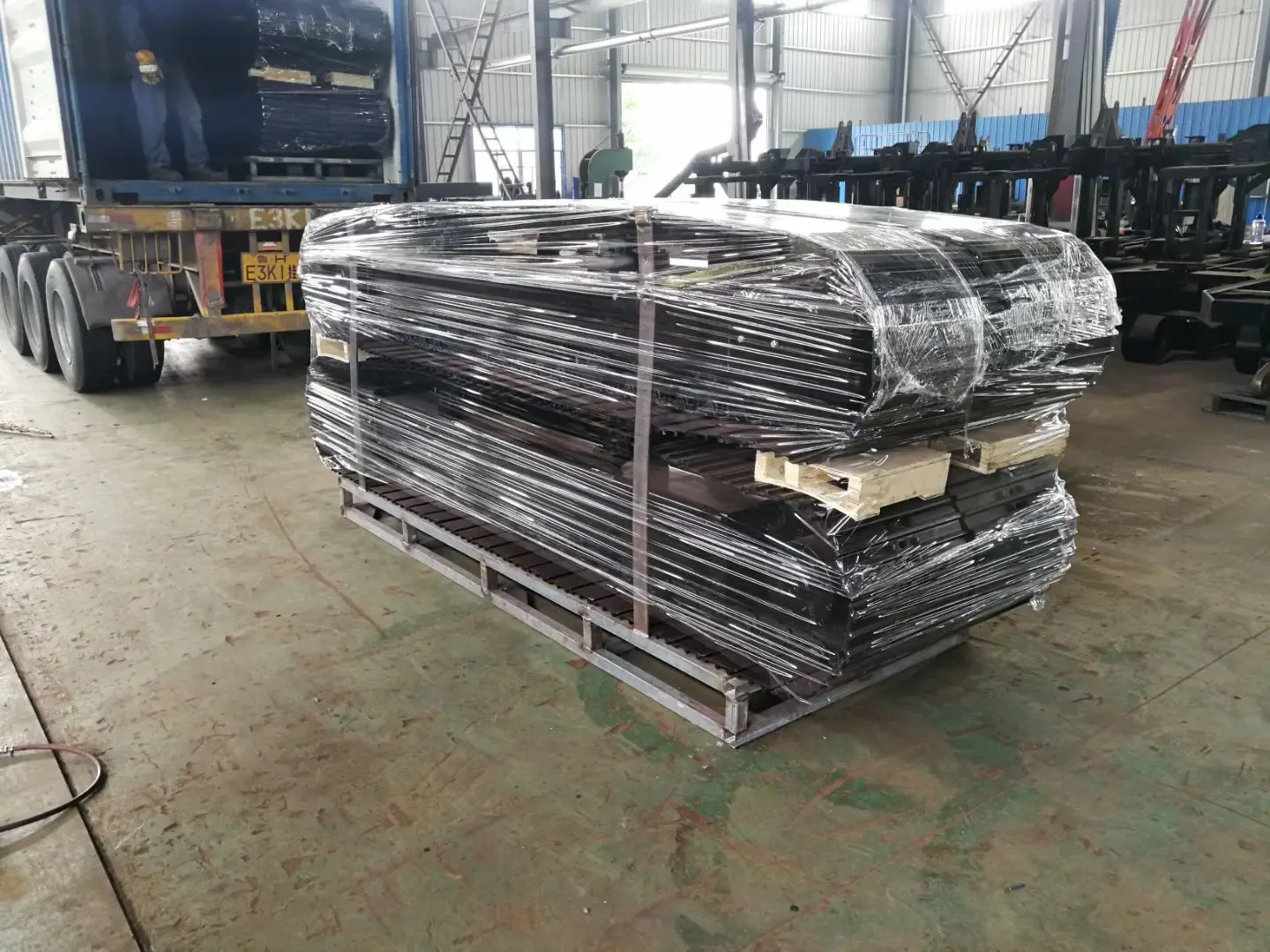 OEM 0.5ton 0.7 ton 0.8ton 1 Ton 2 Ton 3 Ton Rubber Track chassis  Excavator Undercarriage Parts customized