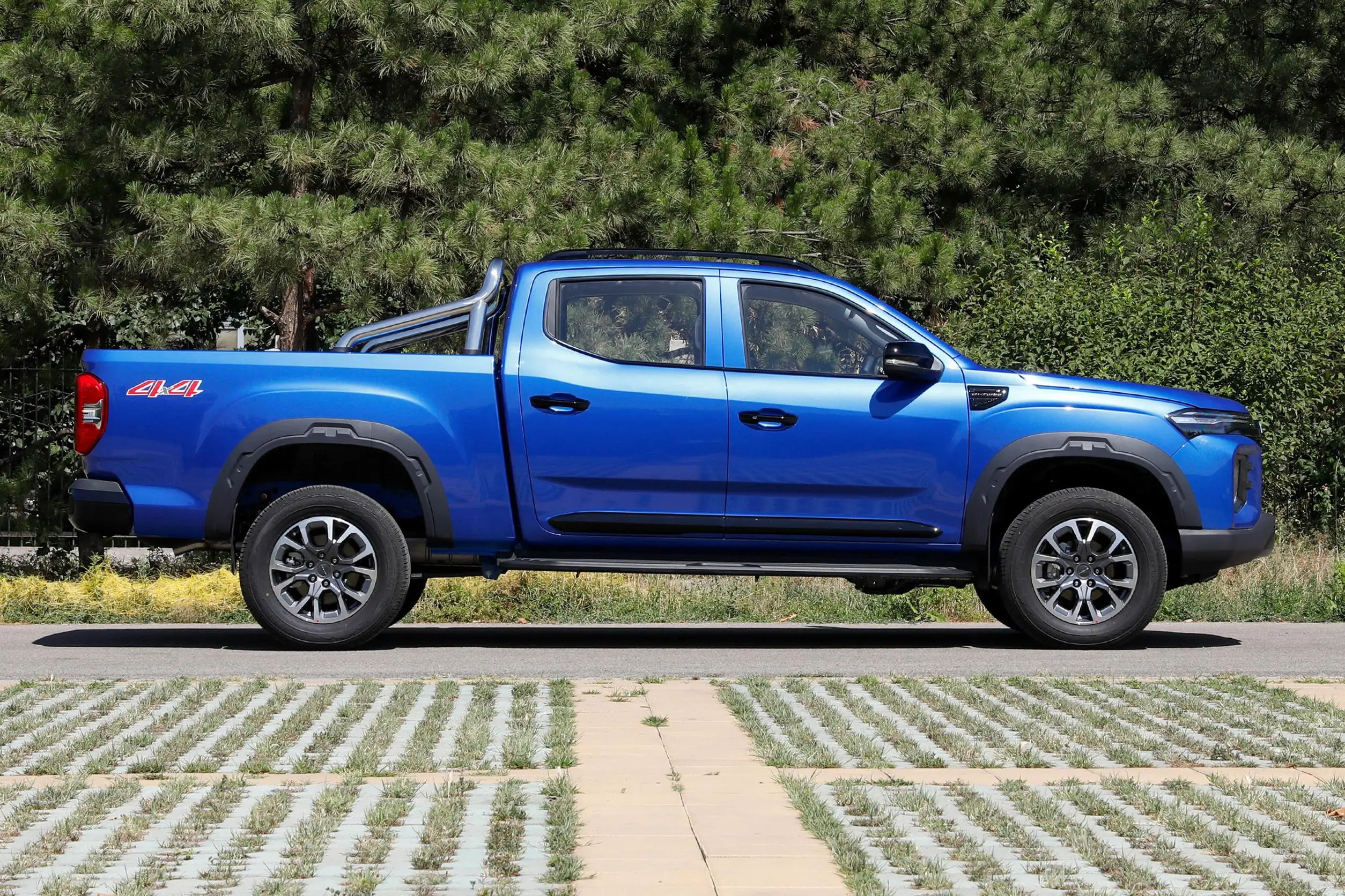 0km Used Cars 4wd 4x4 Offroad diesel Engines Luxury Chinese Pickup Trucks New for Saic Motor Maxus Xingji H
