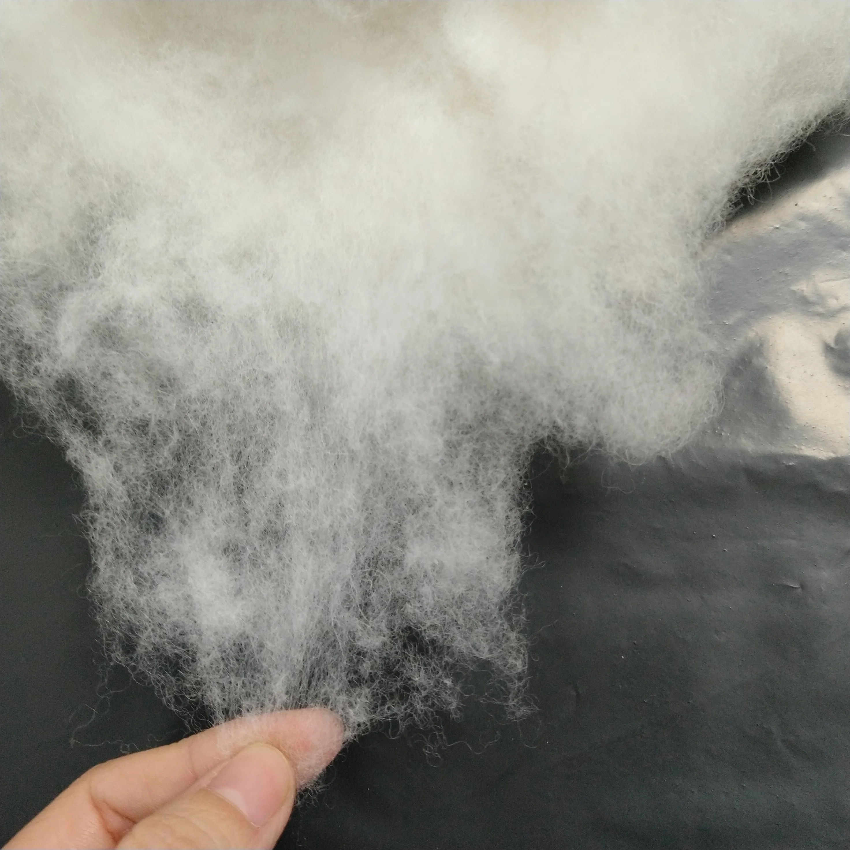 Brown 100% sheep wool carded wool 18.5-19.5mic combing wool fiber for felt