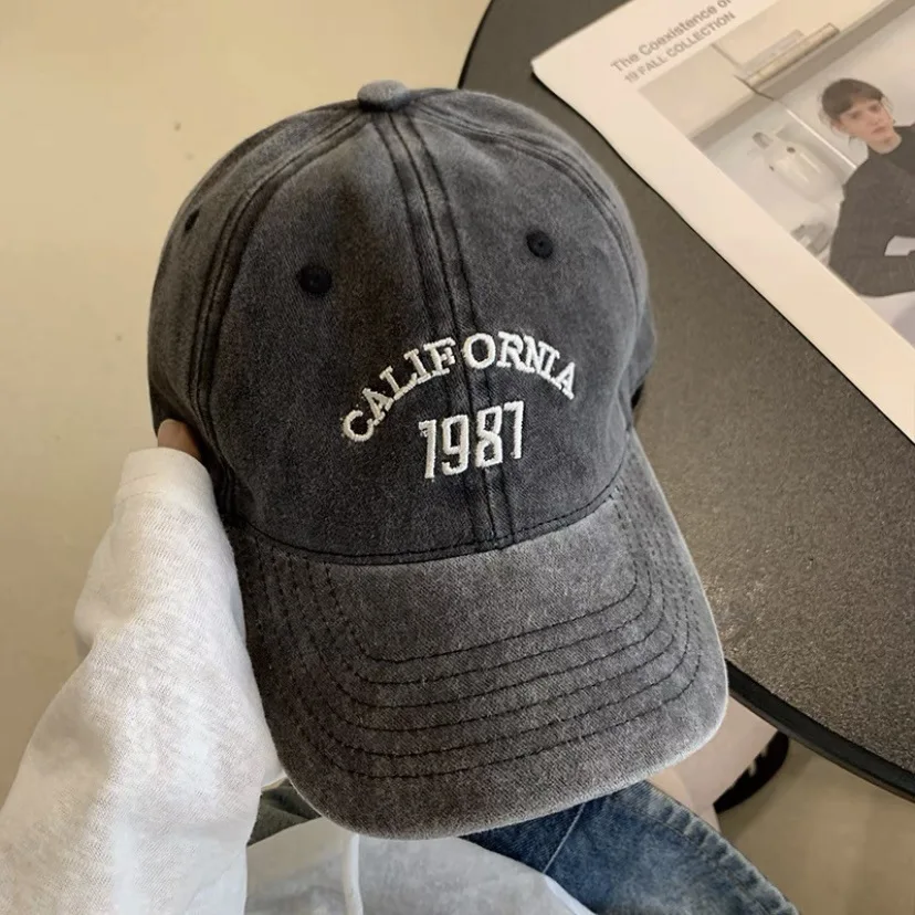 Custom Printed Letter Logo Soft-Top Wide Brim Flat Baseball Cap With Adjustable Tightness